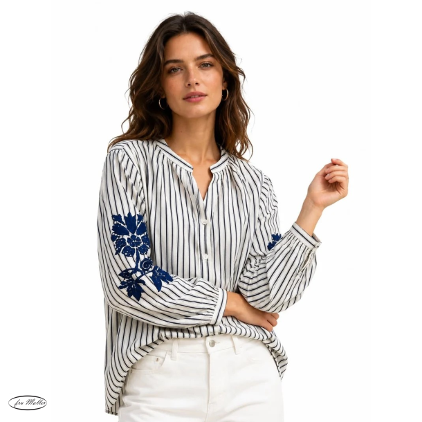 Lisbeth Merrild skjorte strib m/broderi bl�